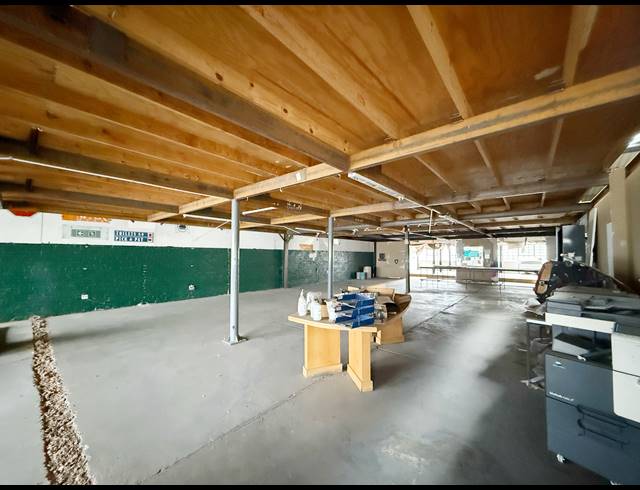 1,256M² WAREHOUSE TO LET IN WADEVILLE